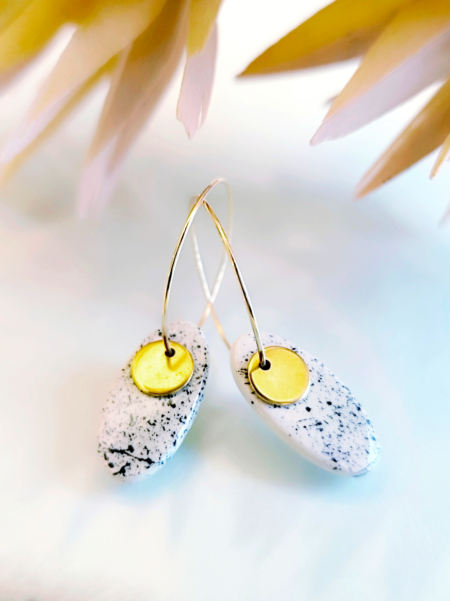 OVAL SHAPED ceramic dangle earrings, WHITE