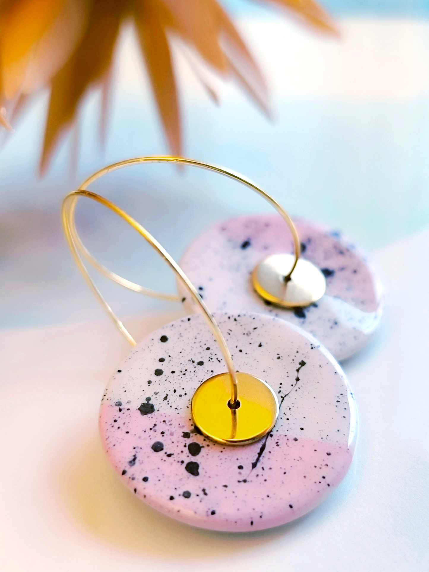 ROUND SHAPED ceramic dangle earrings, WHITE & PINK