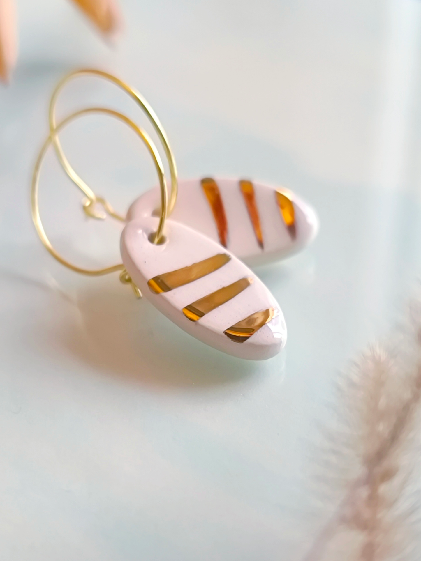 OVAL SHAPED ceramic dangle earrings, WHITE & GOLD